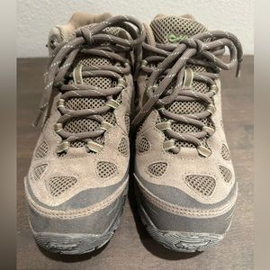 Hi Tec hiking shoes